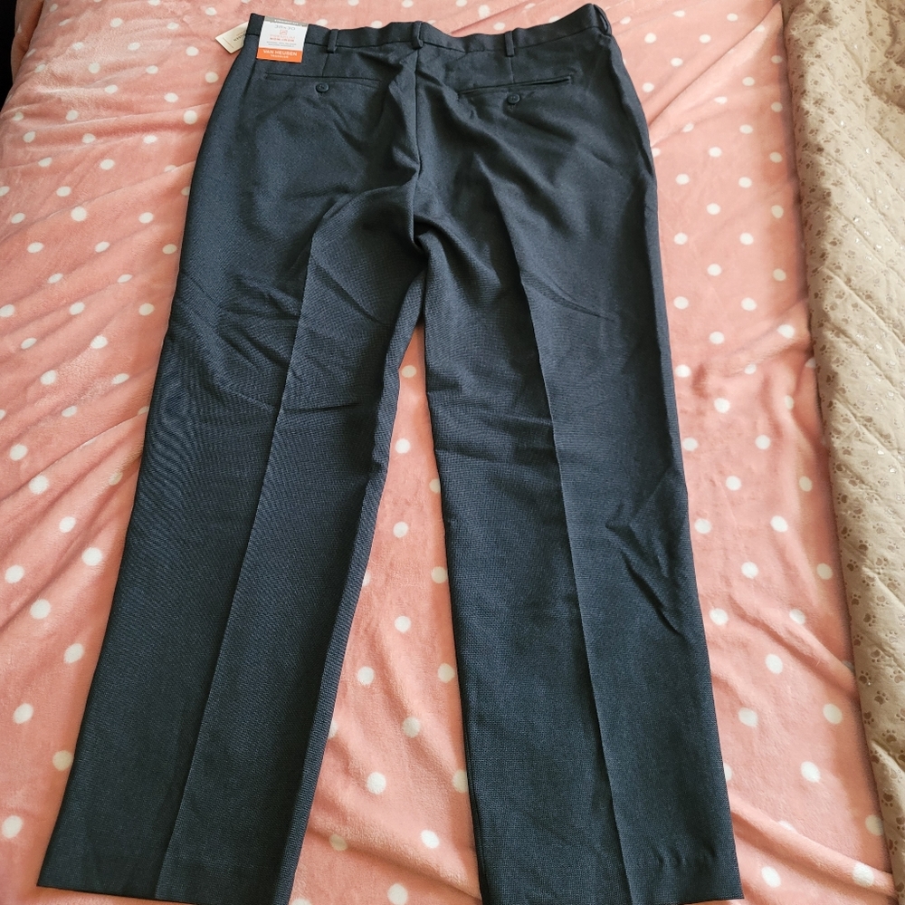 Van Heusen 38x30 non-iron traveler pant